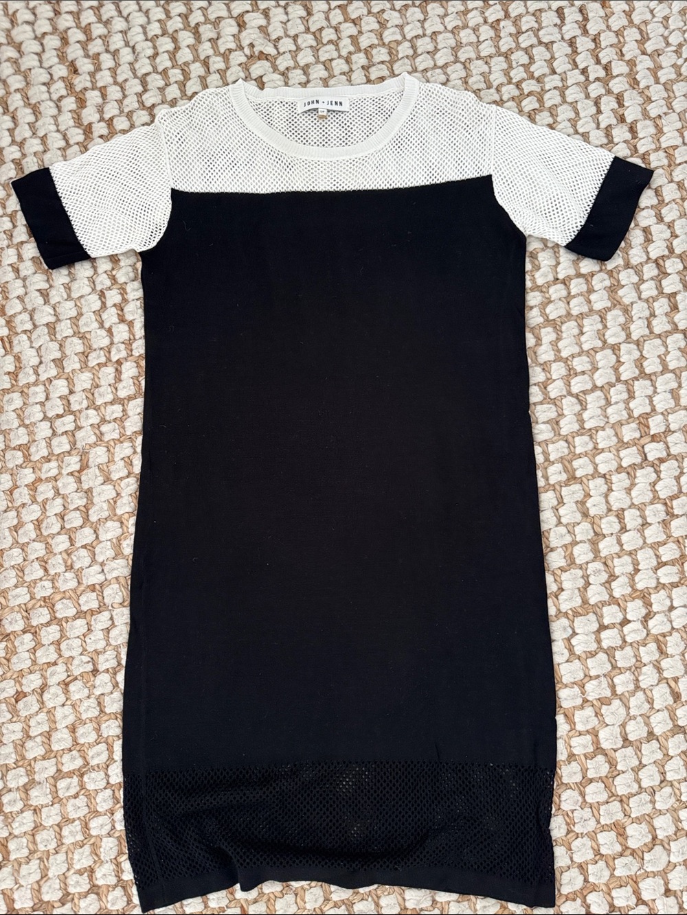 John + Jenn Black and White Short Sleeve Knit Dress